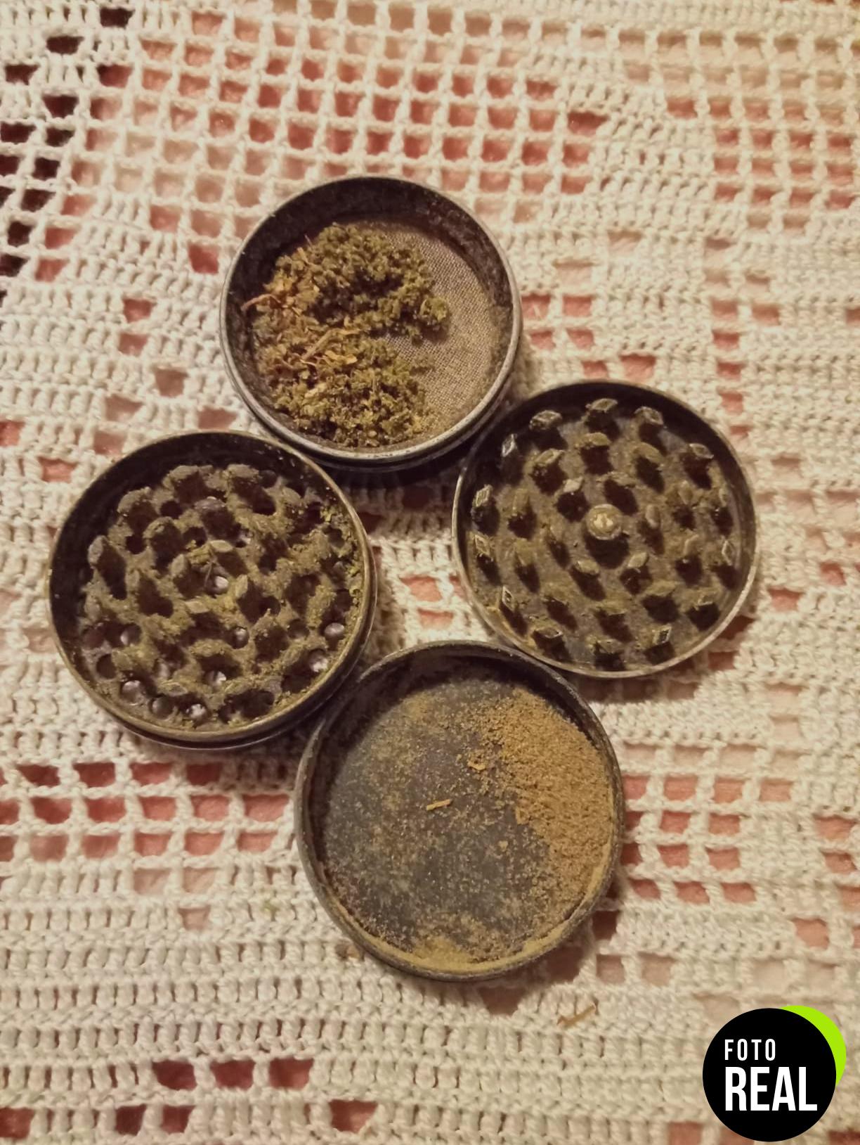 ilc-grinder-especias-negro-4-piezas-foto-1