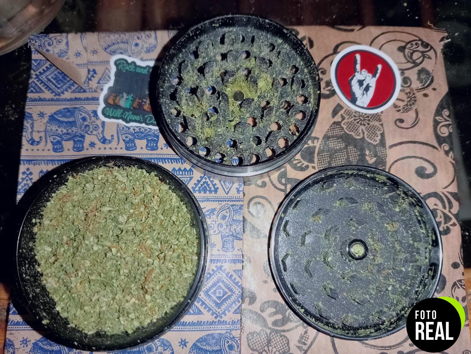 ilc-grinder-especias-negro-4-piezas-foto-2
