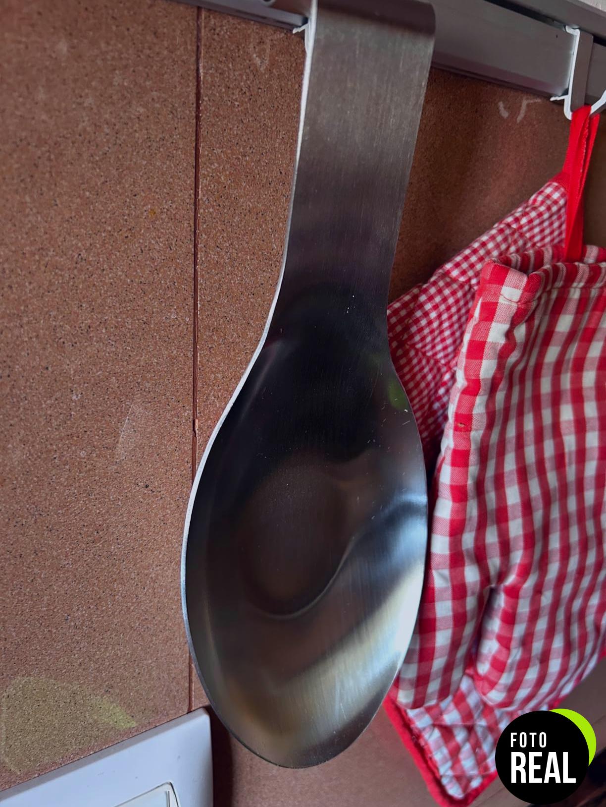 soporte-cuchara-acero-cocina-oro-mate-foto-2